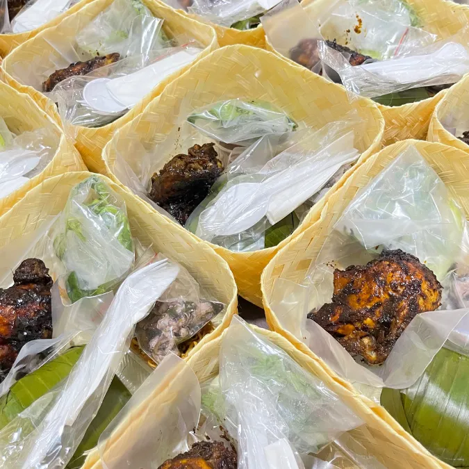 Nasi Besek Premium 3 Rp40.000 per porsi Catering Ibu Dedeh