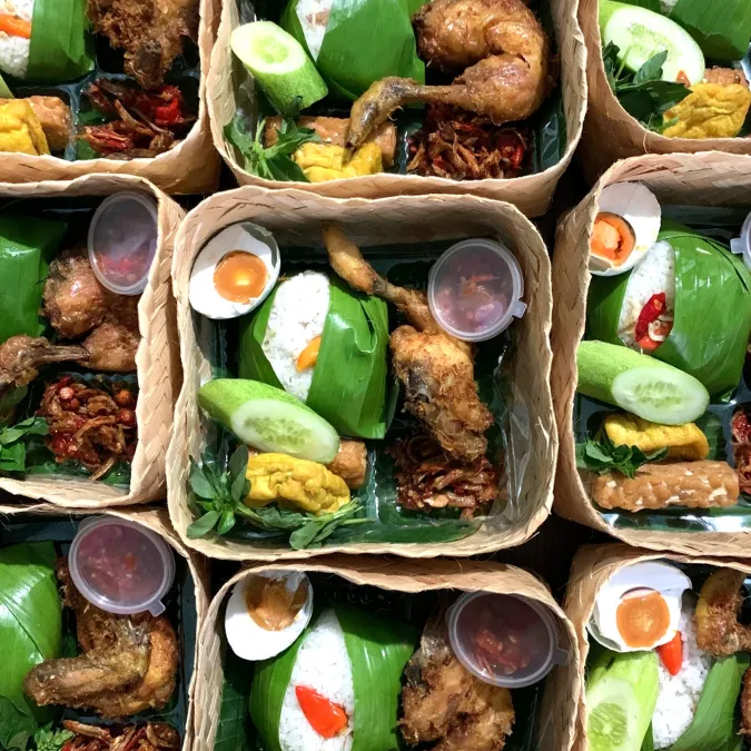 Nasi Besek Premium 4 Rp45.000 per porsi Catering Ibu Dedeh